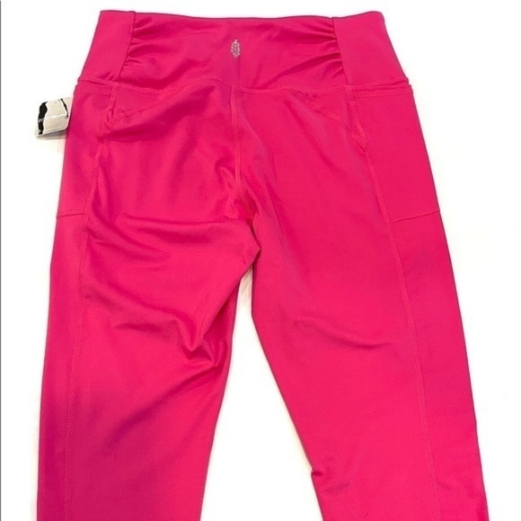 NWT Free People Movement Fuchsia Legging Size M - Picture 8 of 14